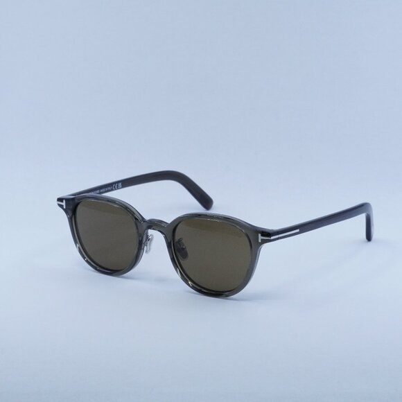 🕶️ New Tom Ford FT0977-D 20J Sunglasses - Transparent Grey Frame Roviex Lenses